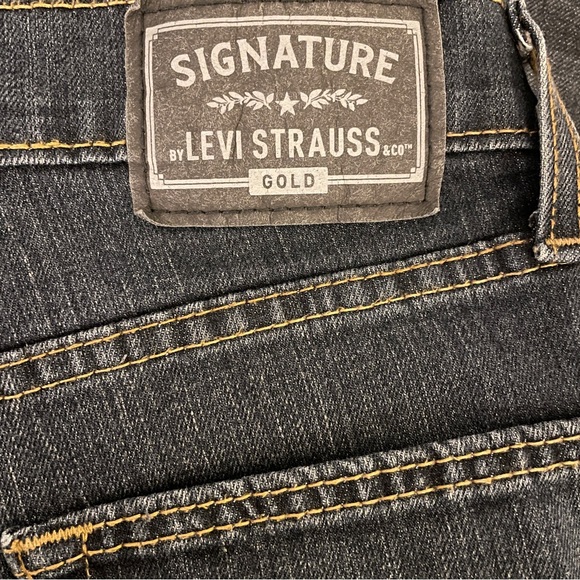 Signature by Levi Strauss Other - Levi’s Signature Classic Gold Slim Straight Jeans - Size W29 L30 - NWOT 🔥 🔥